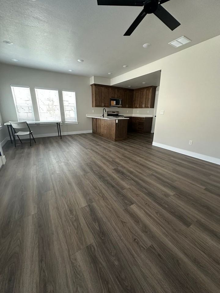 3143 N 1675 E - Photo 4 of 20