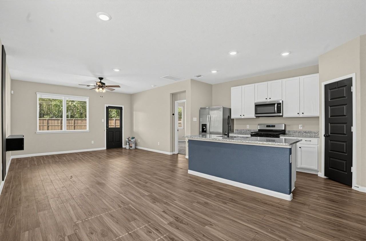 22501 Cormorant Ct - Photo 6 of 32