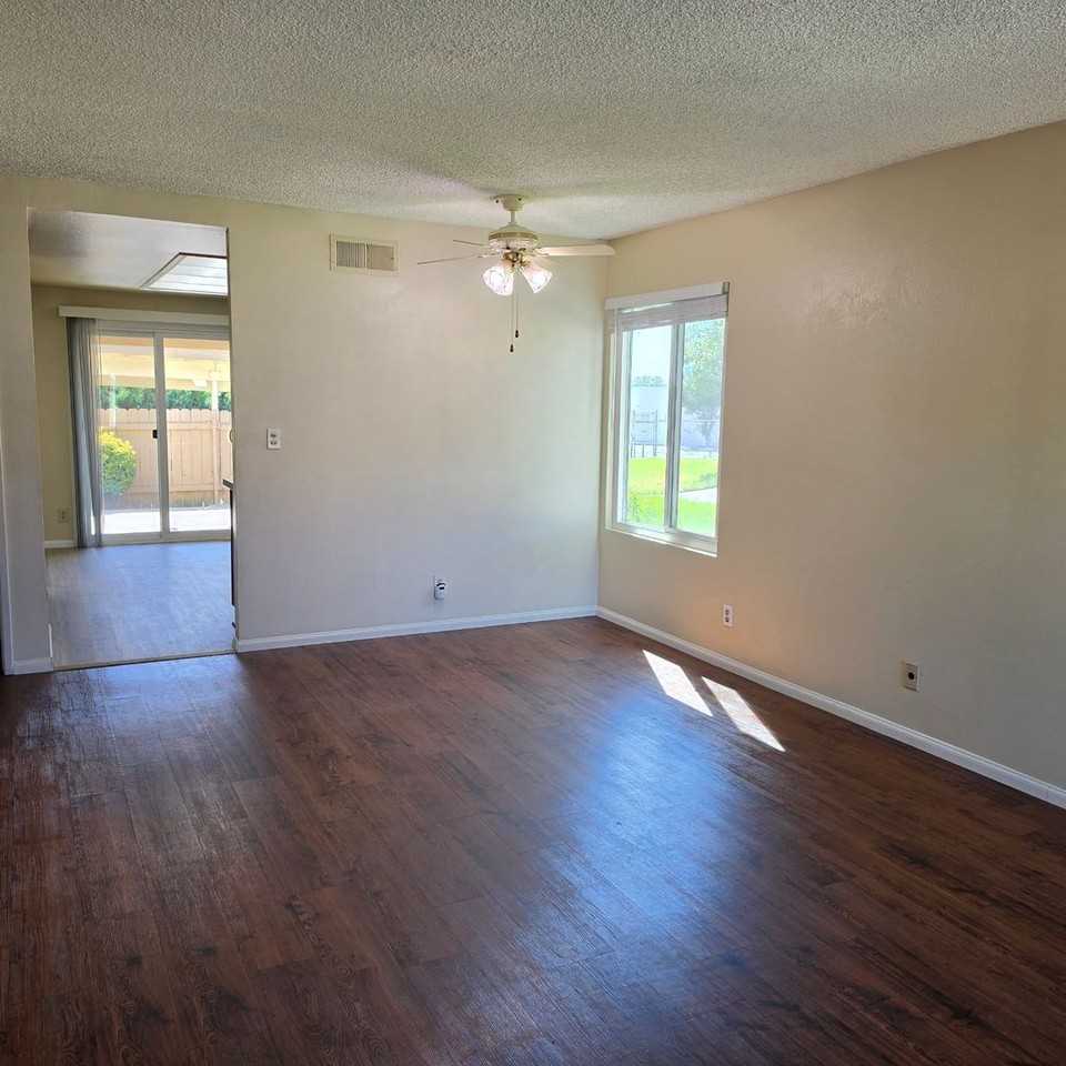 1248 Bostonia St - Photo 2 of 27