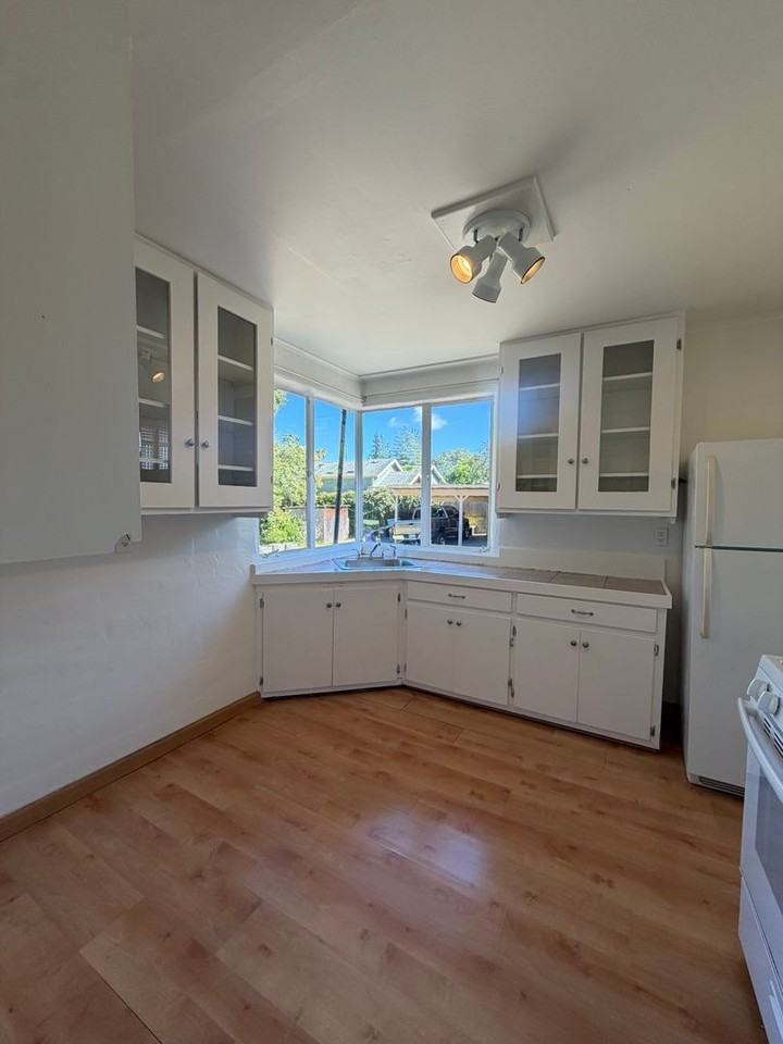 341 West St - Photo 3 of 9