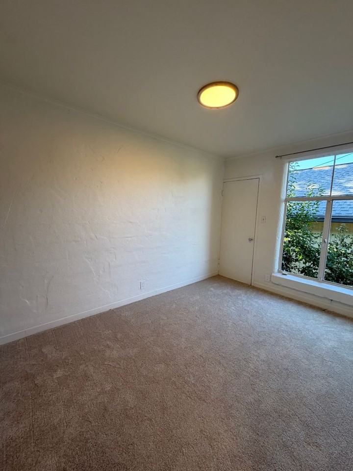 341 West St - Photo 7 of 9
