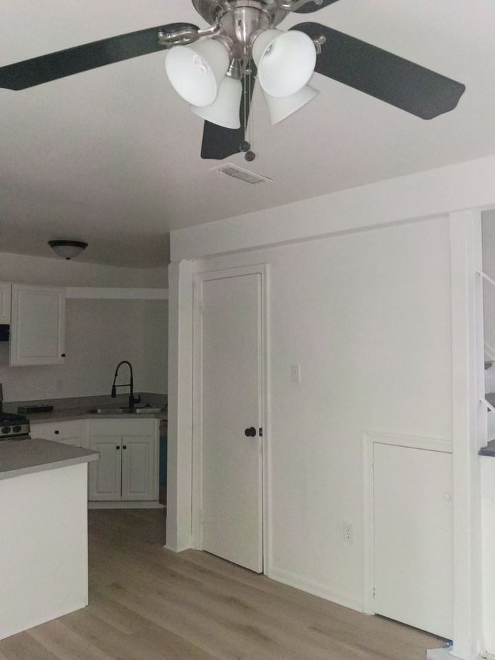 729 Pleasant St - Photo 5 of 19
