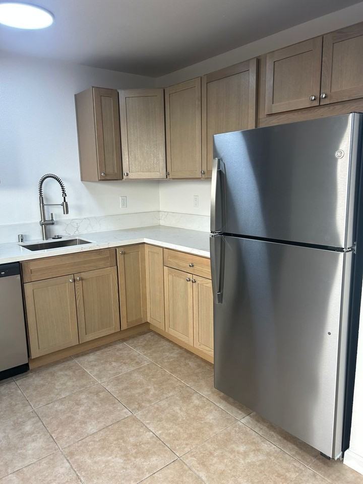 10026 River St - Photo 2 of 12