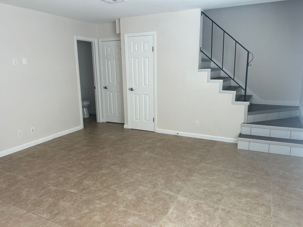 10026 River St - Photo 4 of 12