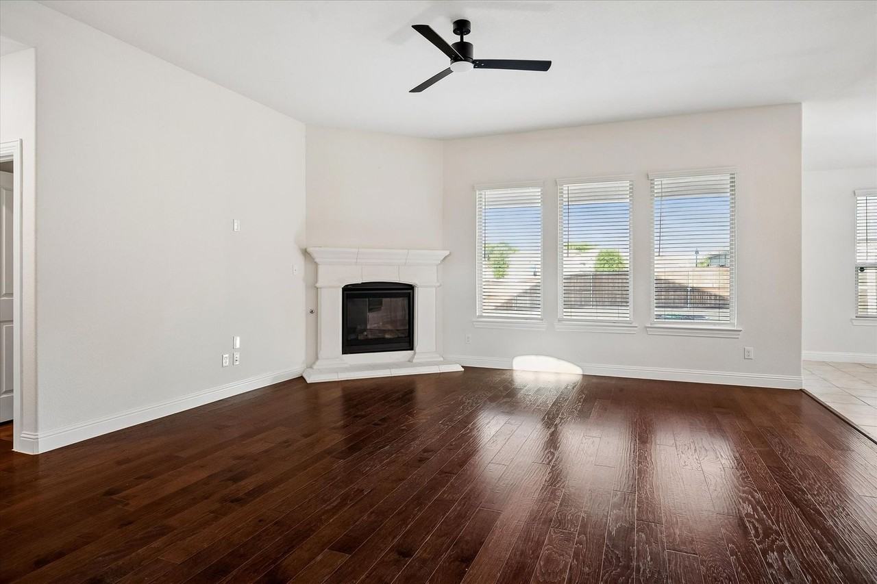 2949 Open Range Dr - Photo 2 of 15