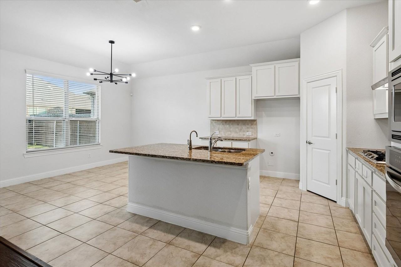 2949 Open Range Dr - Photo 4 of 15