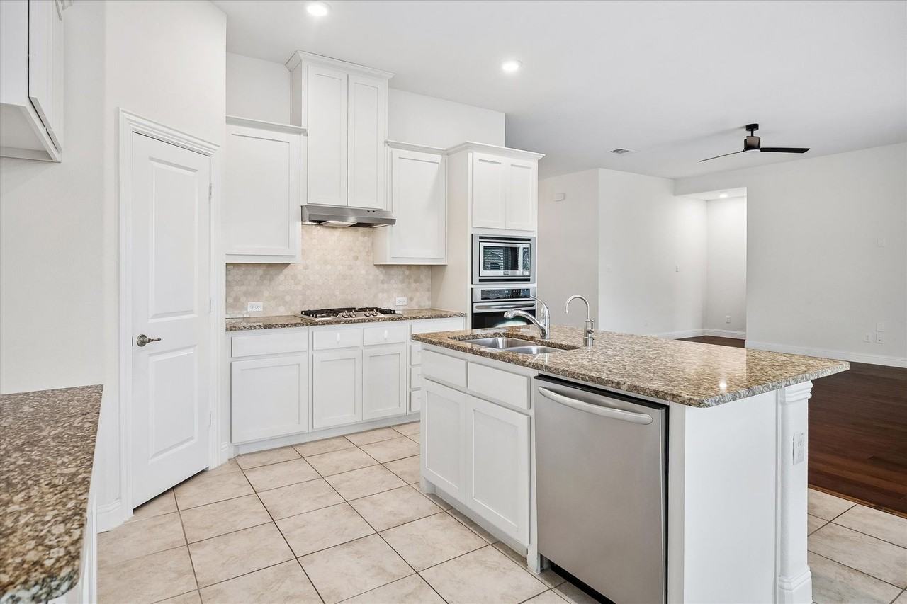 2949 Open Range Dr - Photo 5 of 15