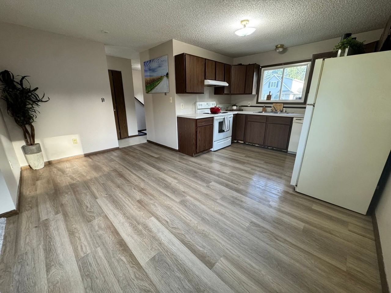 1817 Alden Ave - Photo 2 of 32