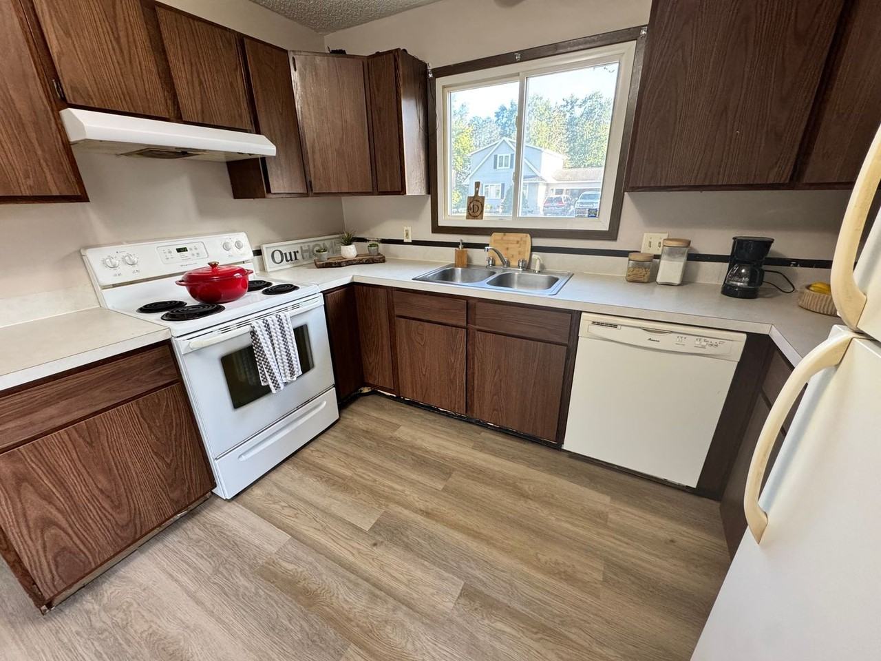 1817 Alden Ave - Photo 6 of 32