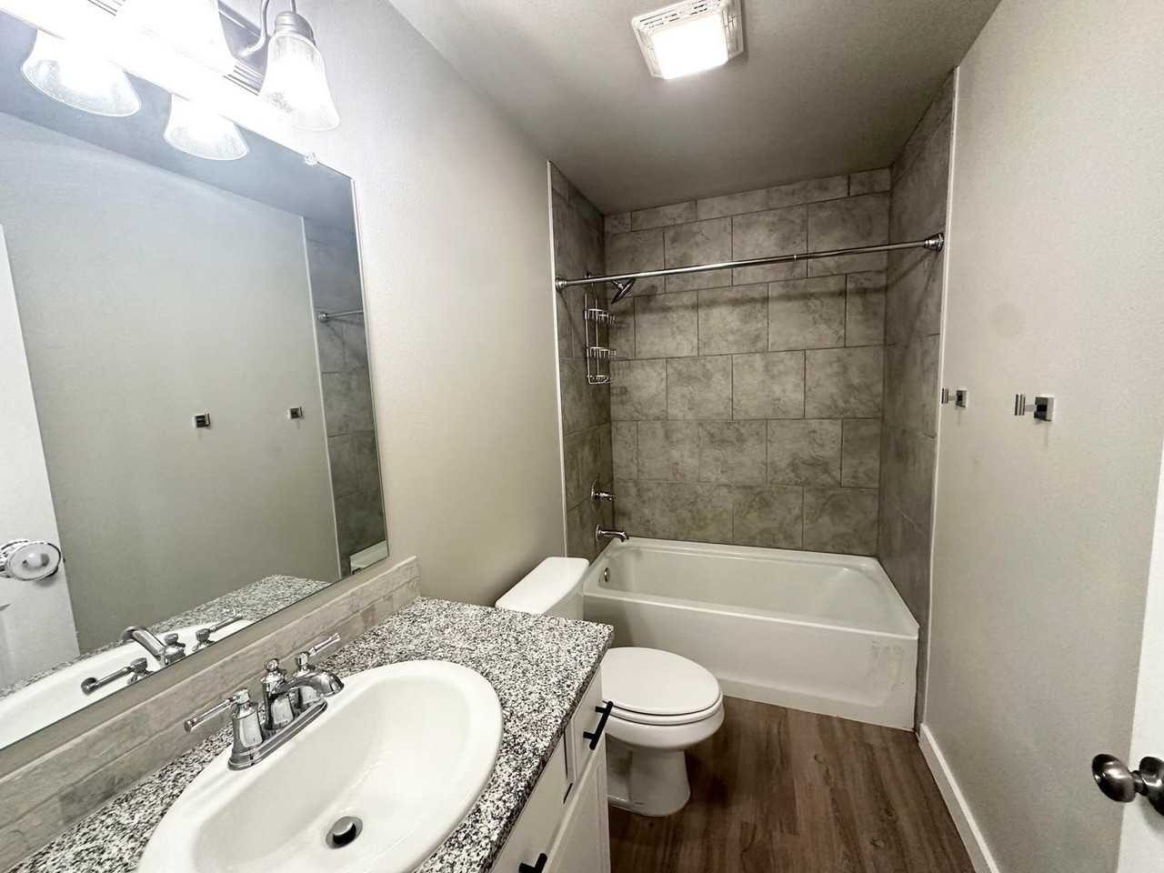 2827 Battle Ave - Photo 7 of 12