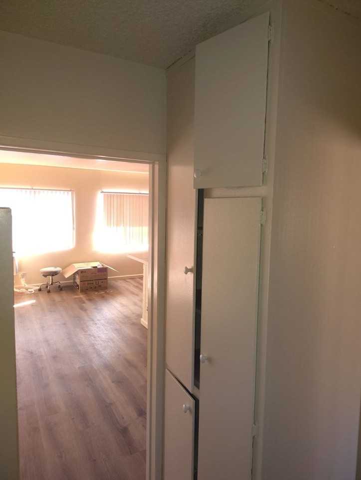 2750 South Sycamore Ave. - Photo 5 of 19