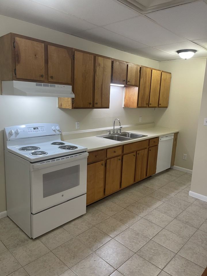 1021 Fall Creek Rd #8 - Photo 5 of 15
