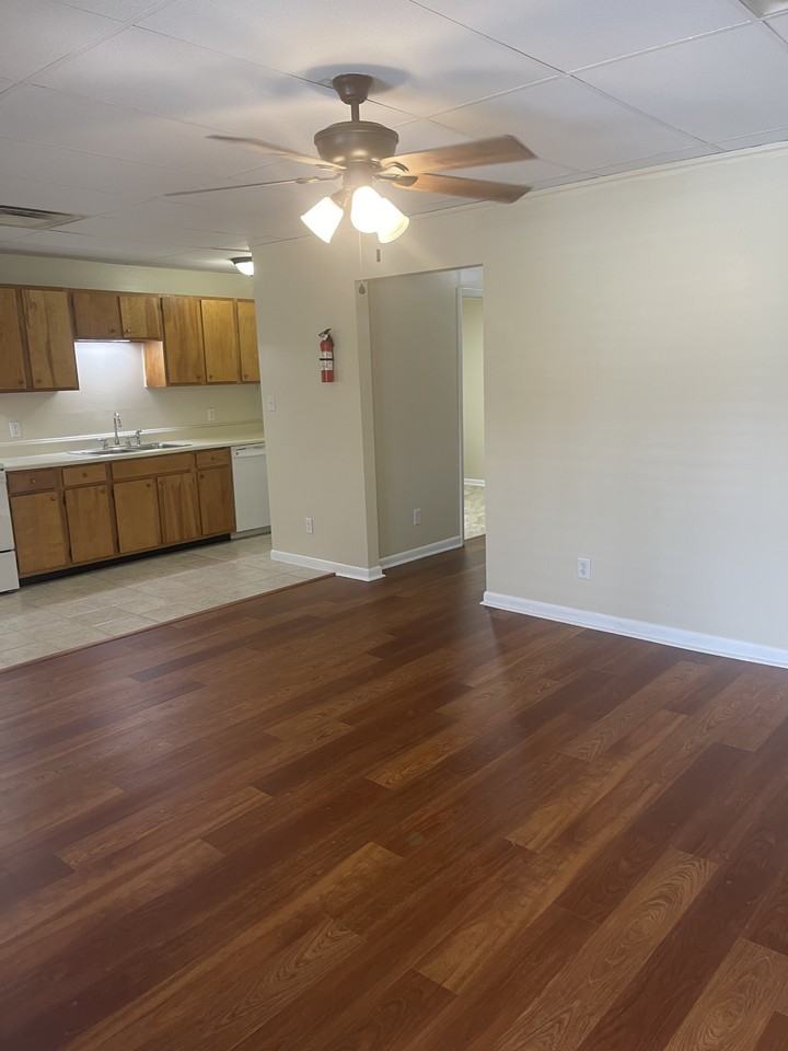 1021 Fall Creek Rd #8 - Photo 6 of 15