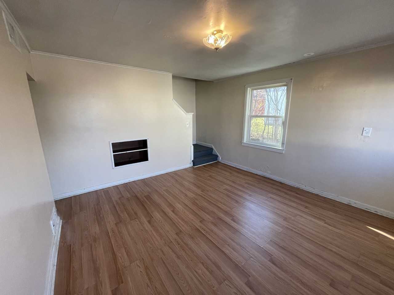 337 Hemlock Dr - Photo 2 of 12