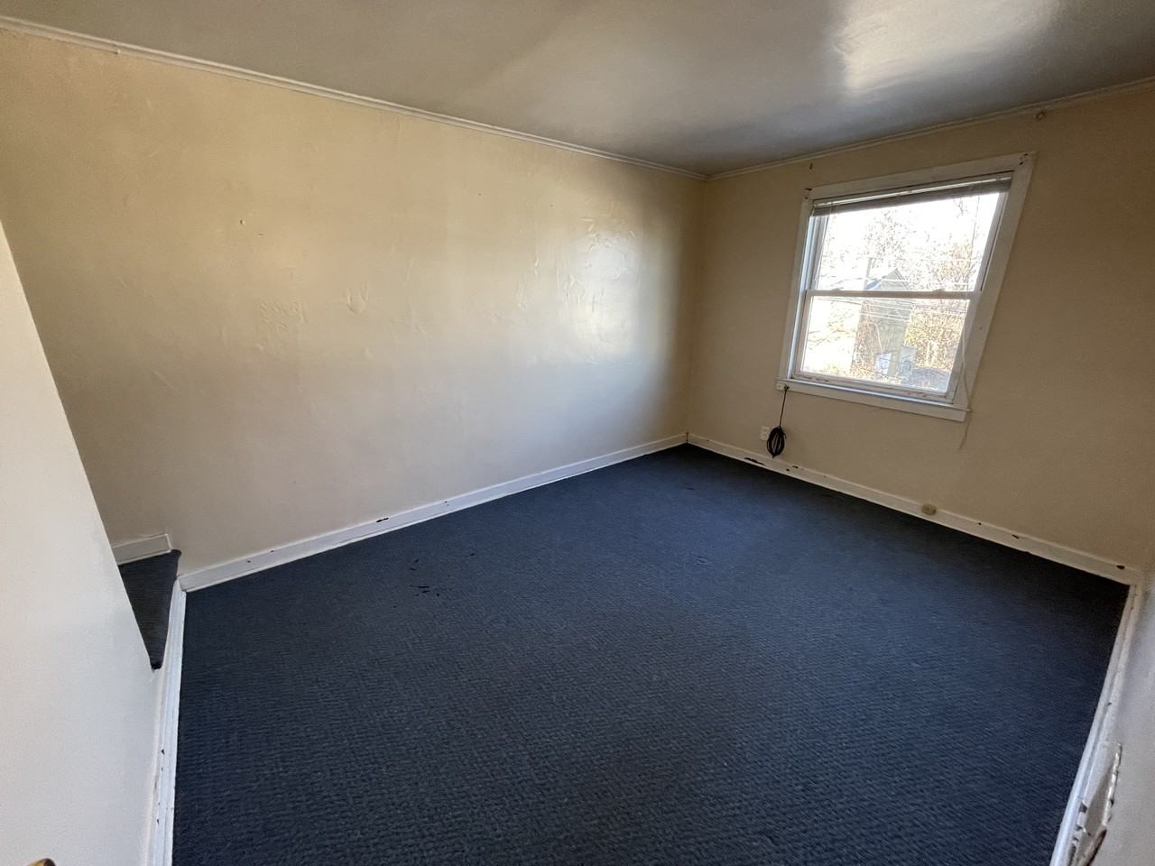 337 Hemlock Dr - Photo 5 of 12