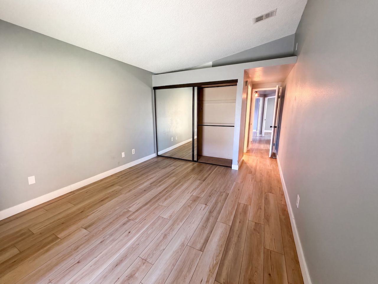 1872 Topeka Way #NA - Photo 4 of 8