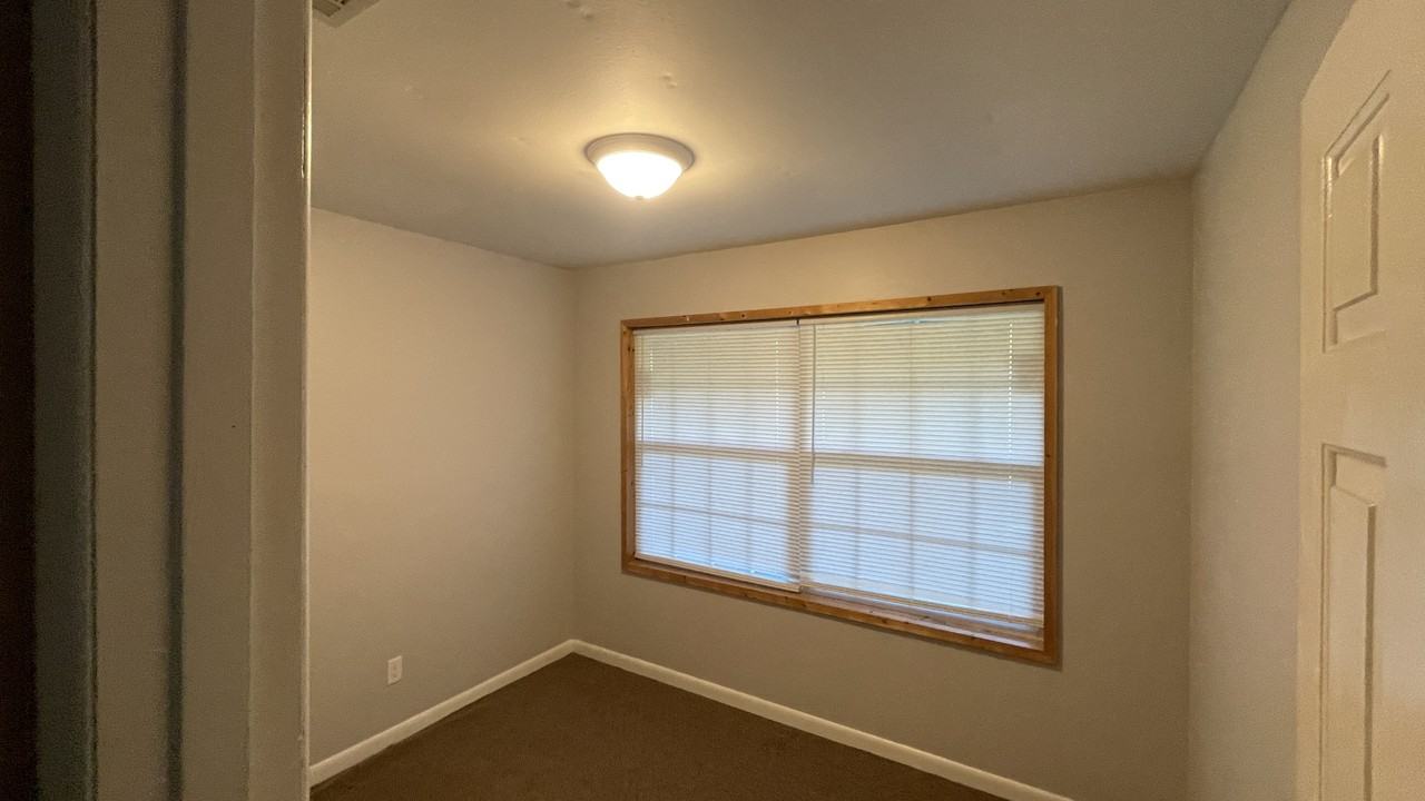 3000 Pickell Dr #NA - Photo 5 of 9