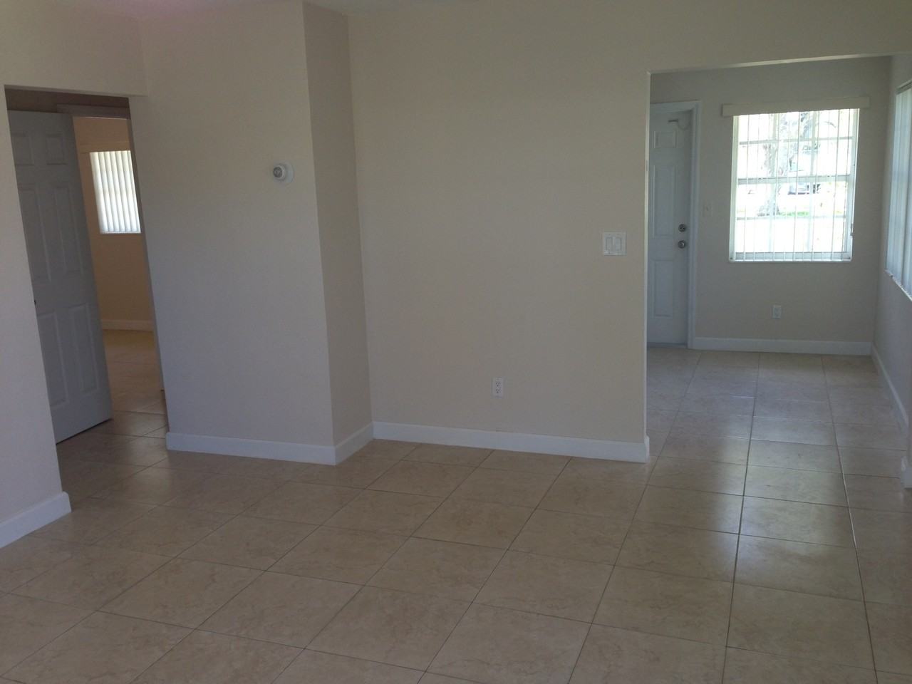 249 Sw 11th St #2 - Photo 5 of 8