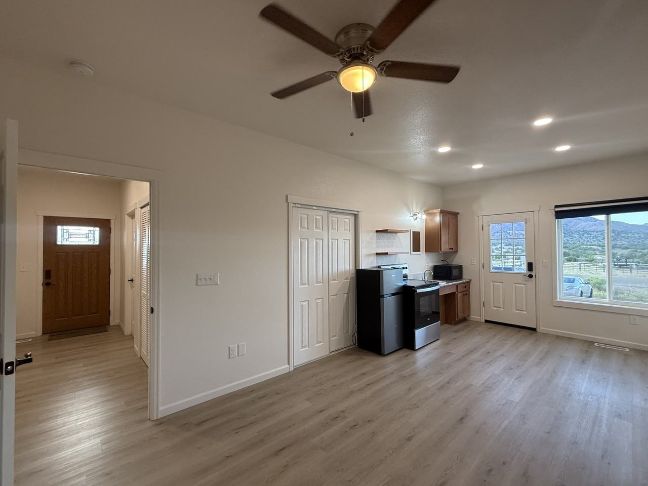 1744 Mariposa Rd #D1 - Photo 6 of 29