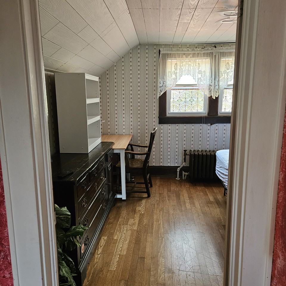 132 Westwood Dr Apt 2 #NA - Photo 3 of 23