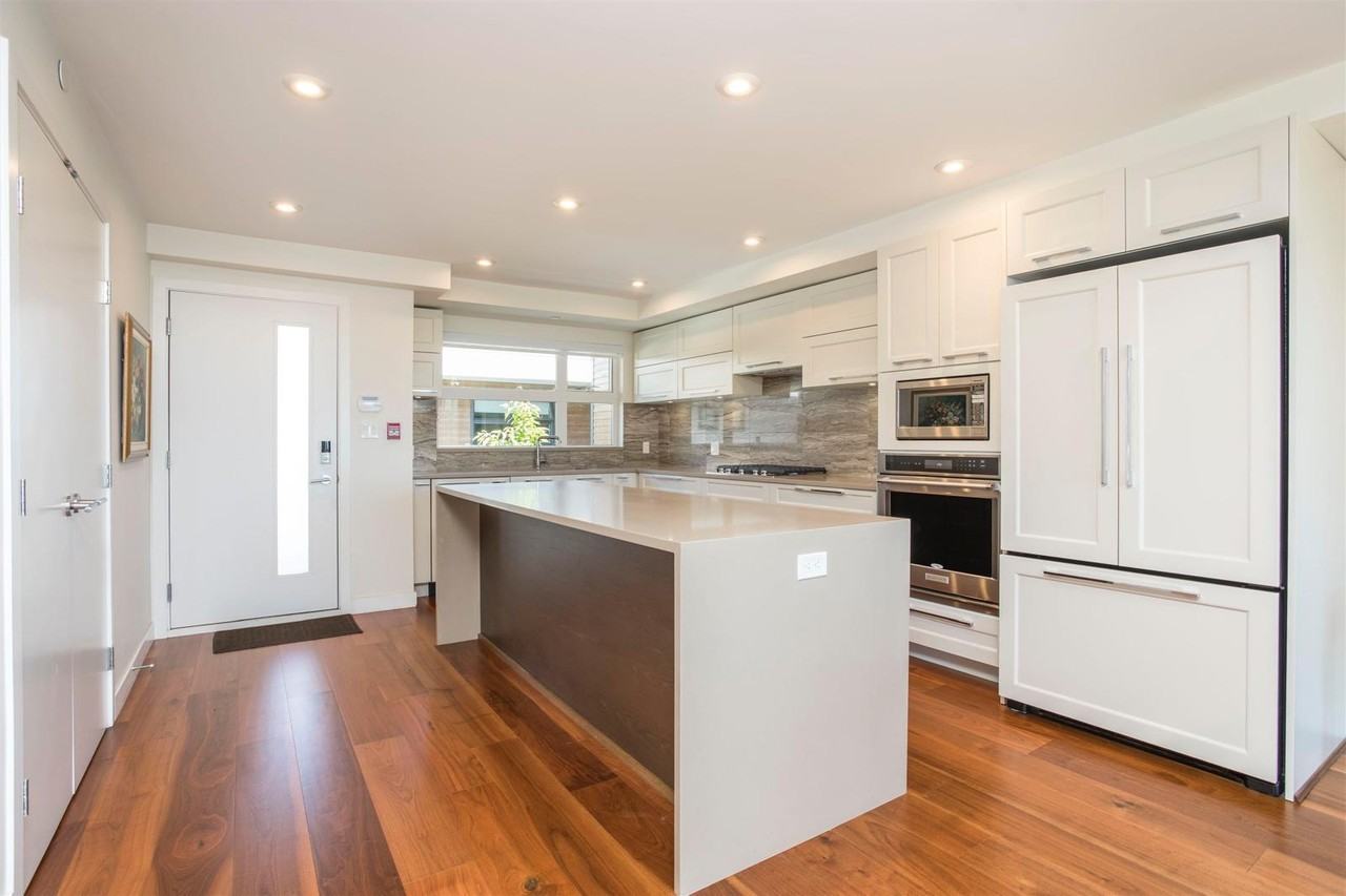 Oxford St & Marine Ln #402 - Photo 4 of 6