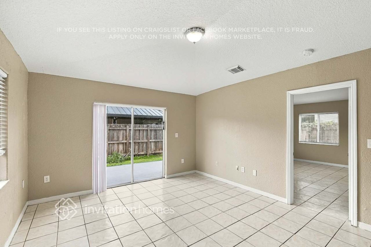 9775 Nw 126th Ter - Photo 6 of 17