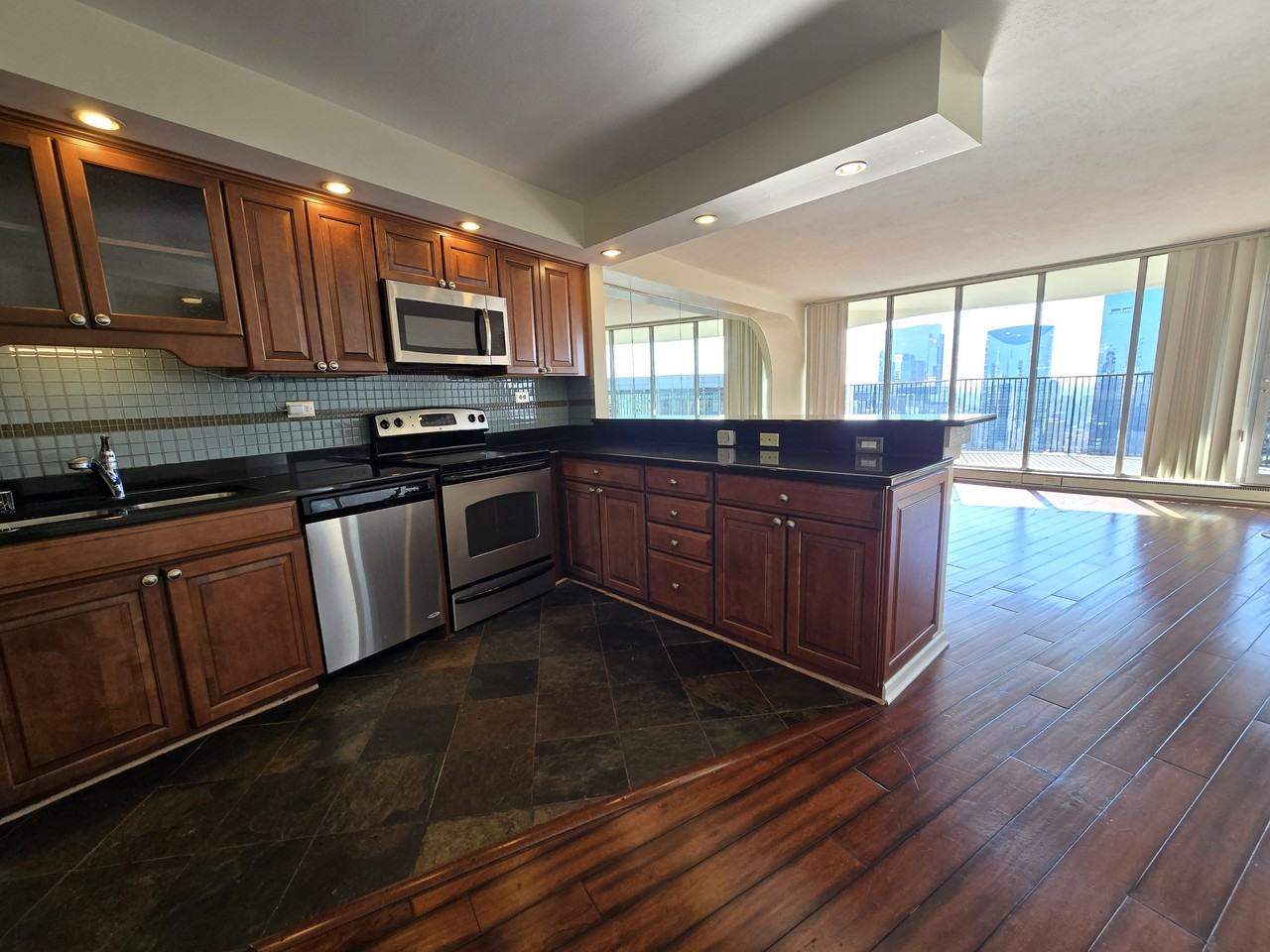 300 North State Street - 5501Unit 5501 #5501 - Photo 5 of 14