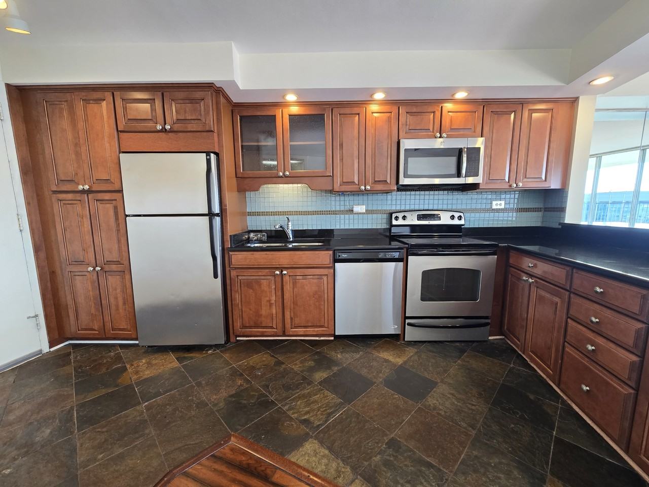 300 North State Street - 5501Unit 5501 #5501 - Photo 6 of 14