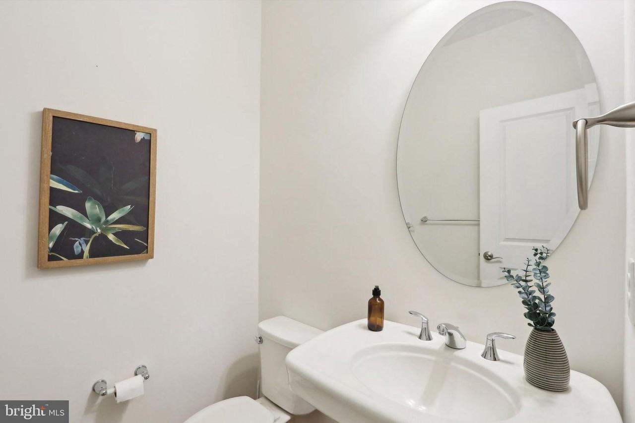 506 Lakeview Ct - Photo 5 of 10