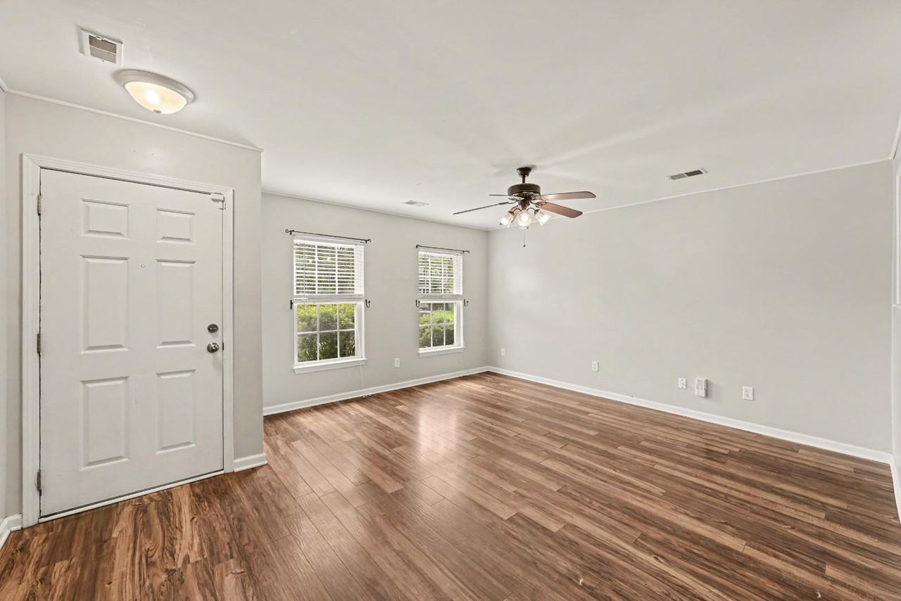 109 Larkspur Dr - Photo 5 of 11