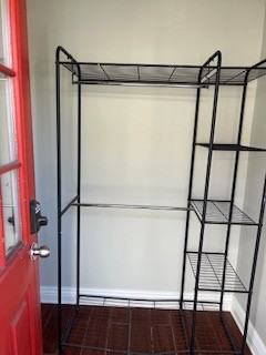 622 E Scott St - Photo 2 of 10