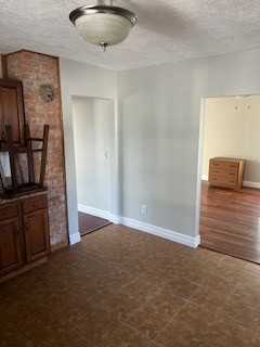 622 E Scott St - Photo 5 of 10