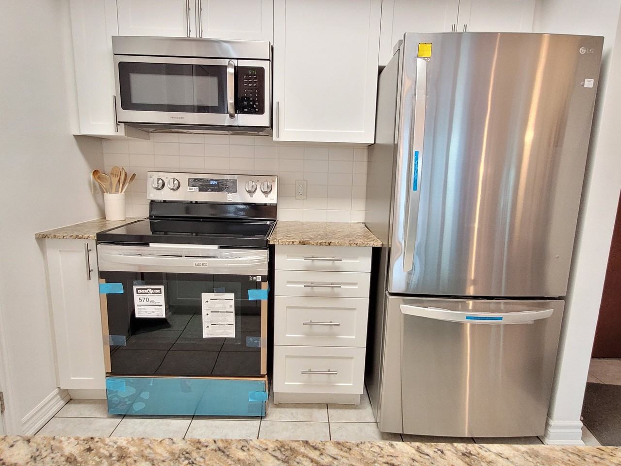 234 Rideau Street #607 - Photo 5 of 11
