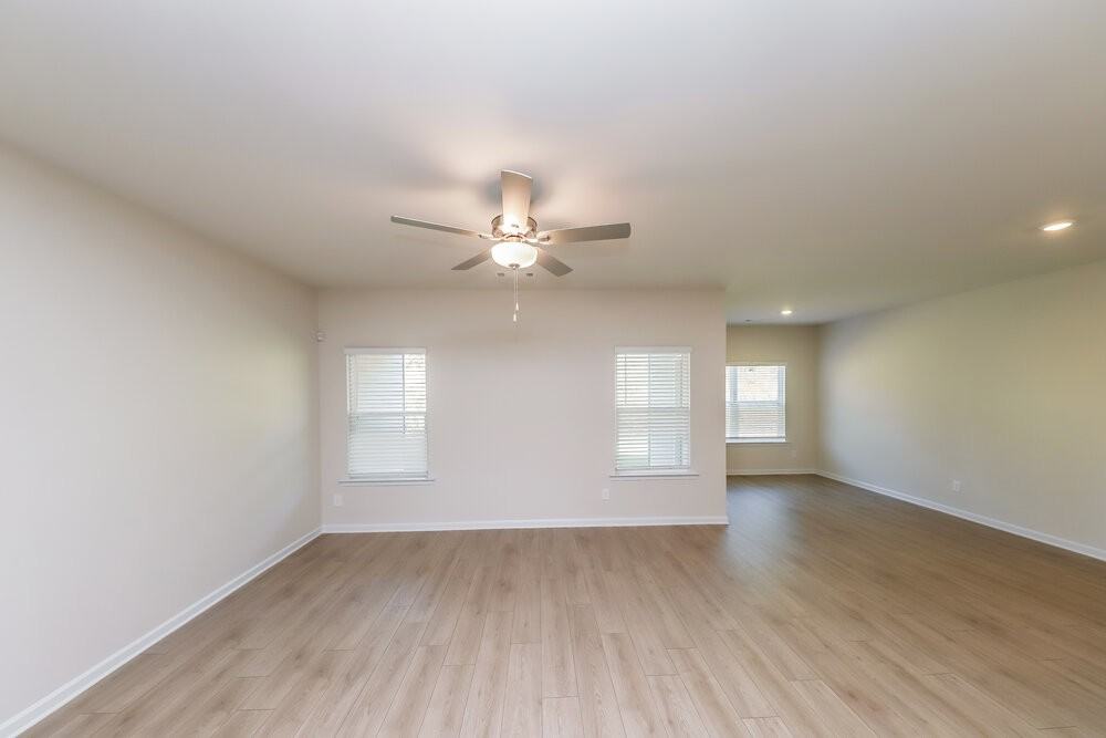 138 Howell Dr - Photo 5 of 16