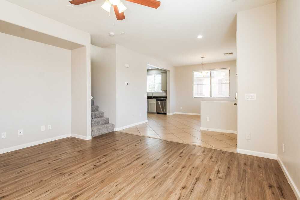 912 E Brooke Pl - Photo 6 of 18