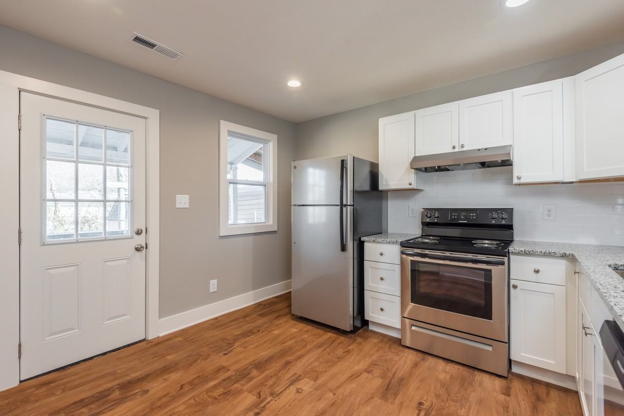 3510 Feathers St #MAIN - Photo 4 of 15