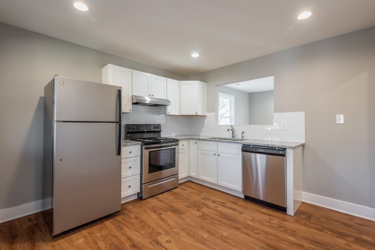 3510 Feathers St #MAIN - Photo 5 of 15
