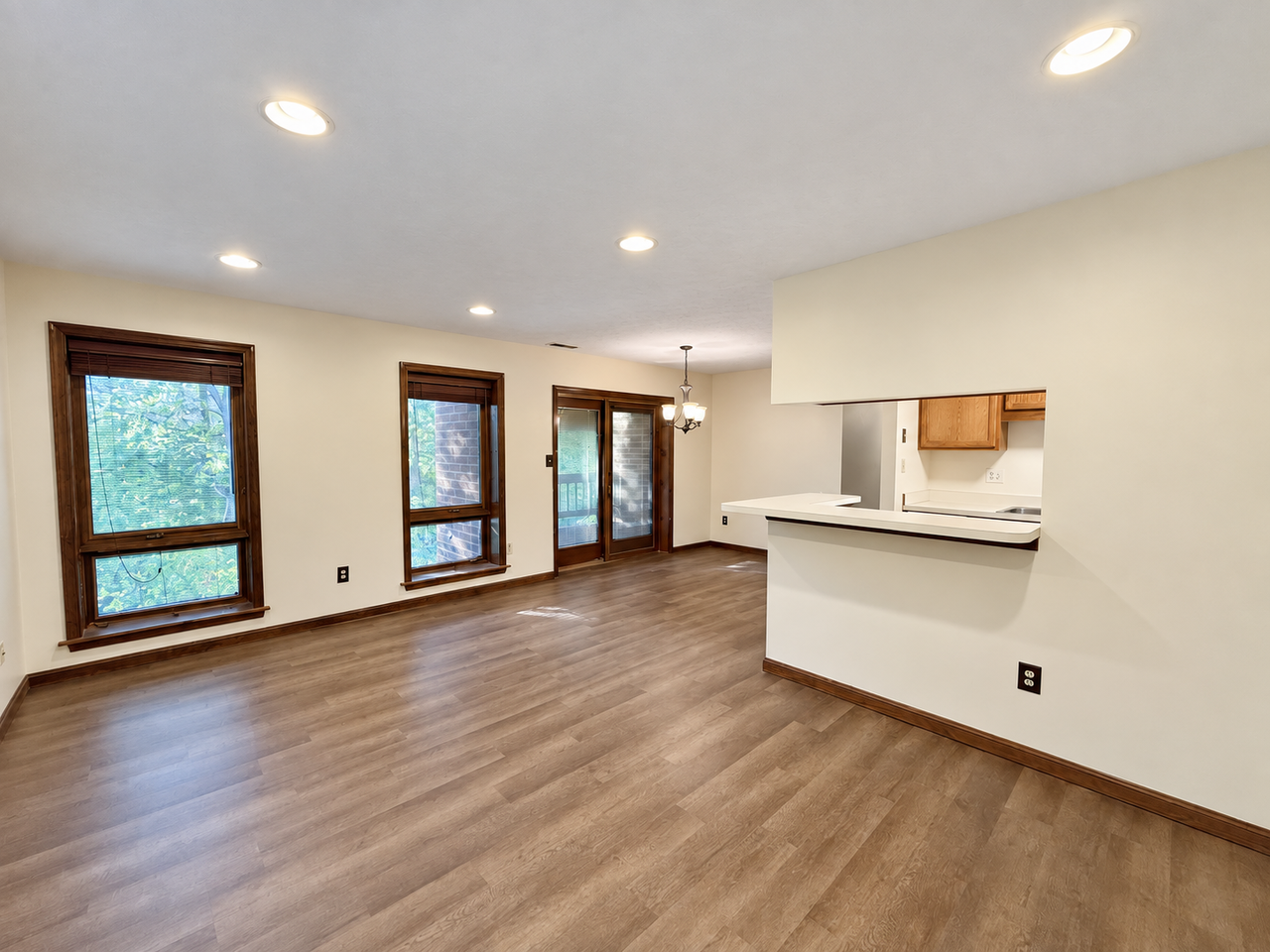 23241 Rosewood Ct #1023 - Photo 2 of 10
