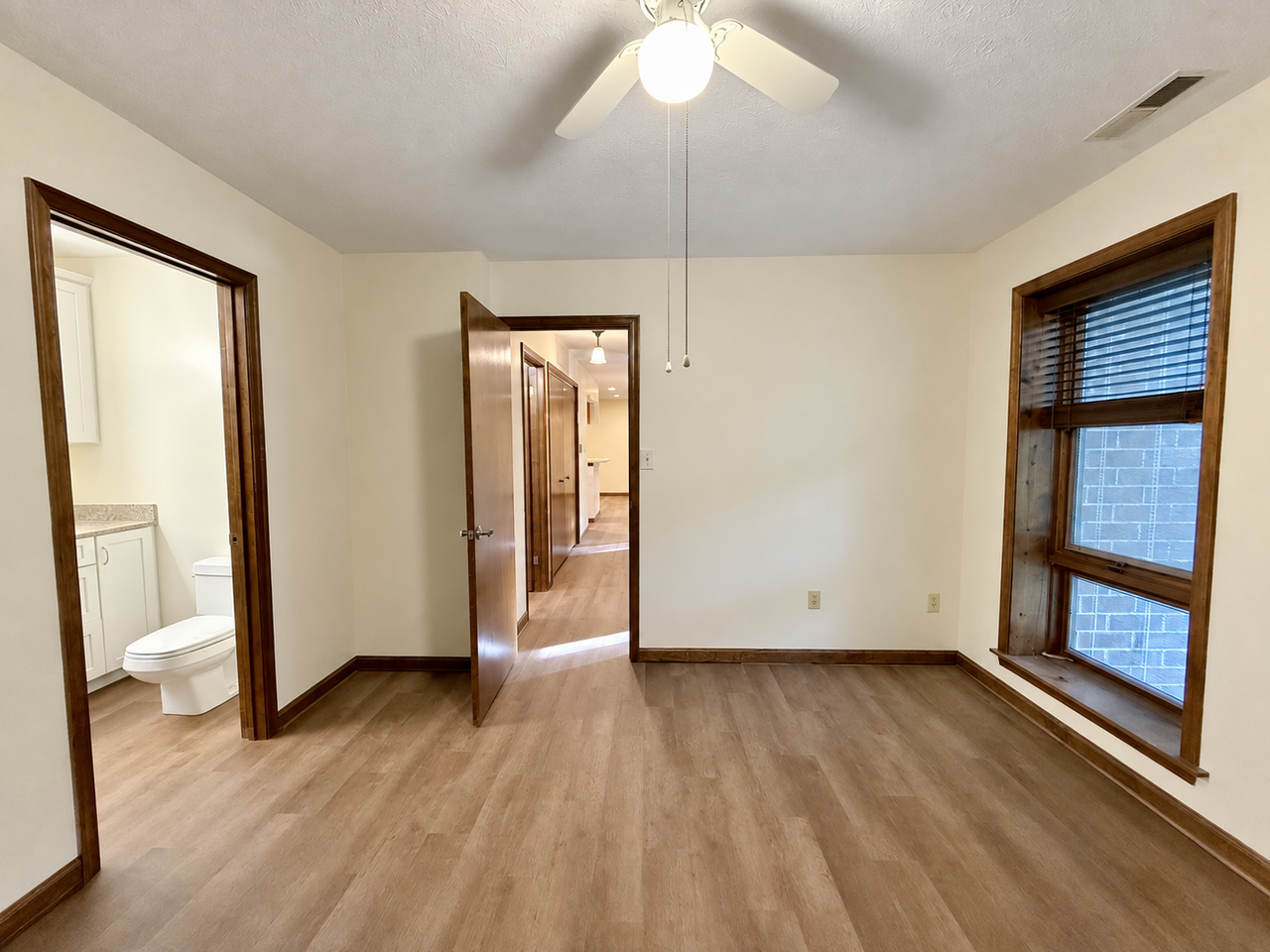 23241 Rosewood Ct #1023 - Photo 5 of 10