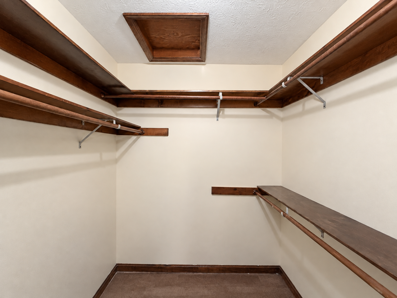 23241 Rosewood Ct #1023 - Photo 6 of 10