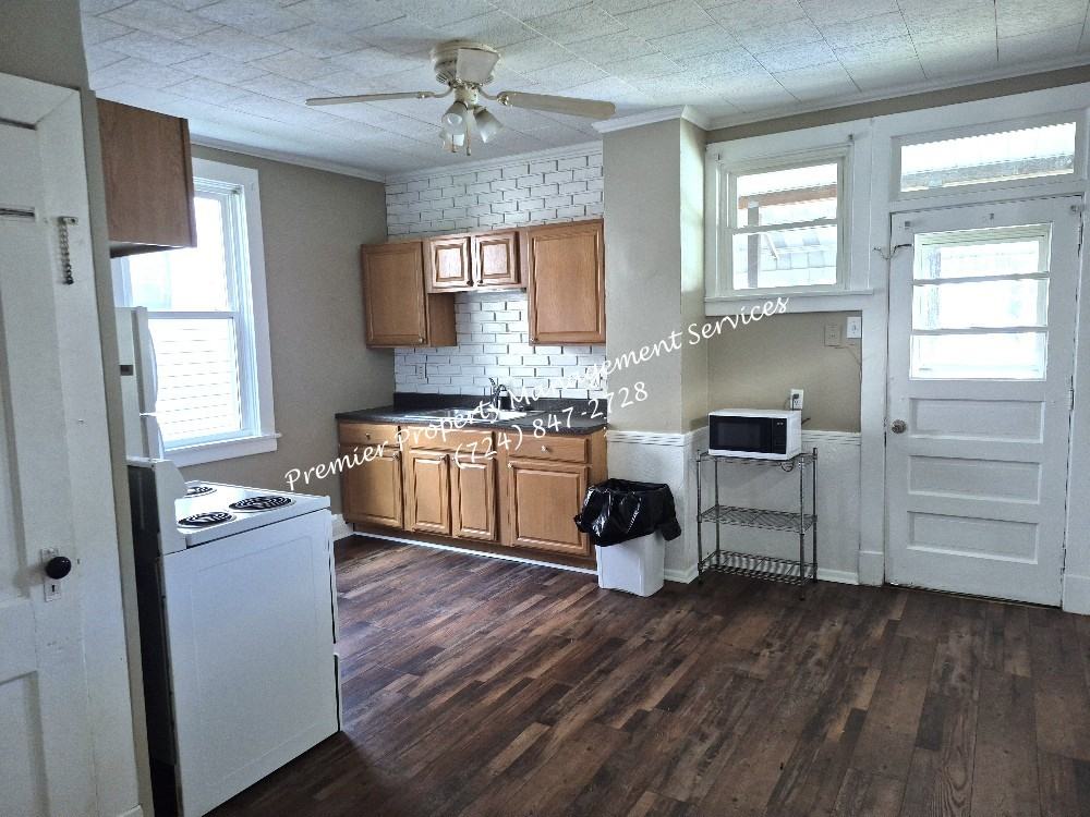 340 9th Ave #1 - Photo 4 of 15