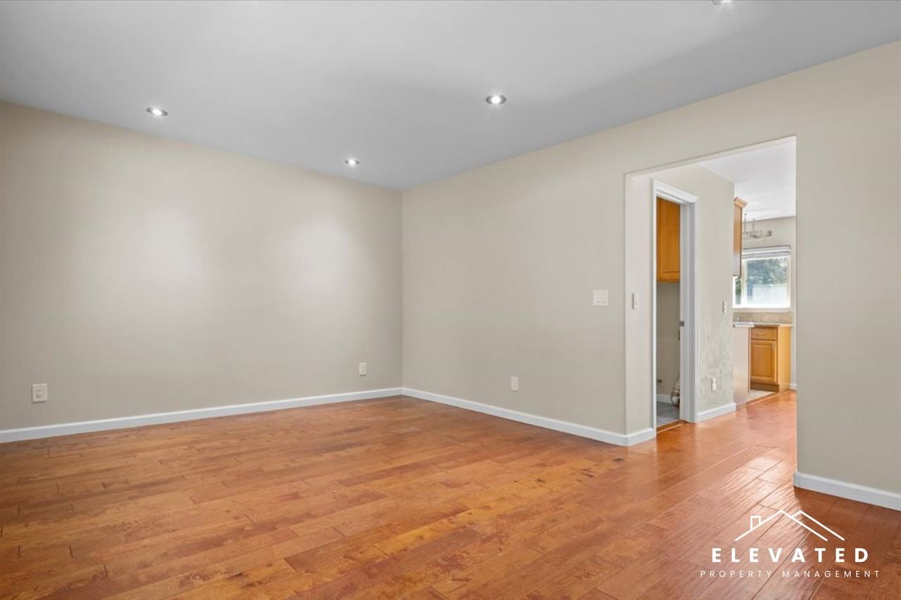 303 Algiers Ct #1 - Photo 5 of 28
