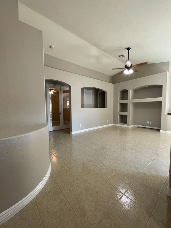 6415 S 49th Gln - Photo 5 of 17