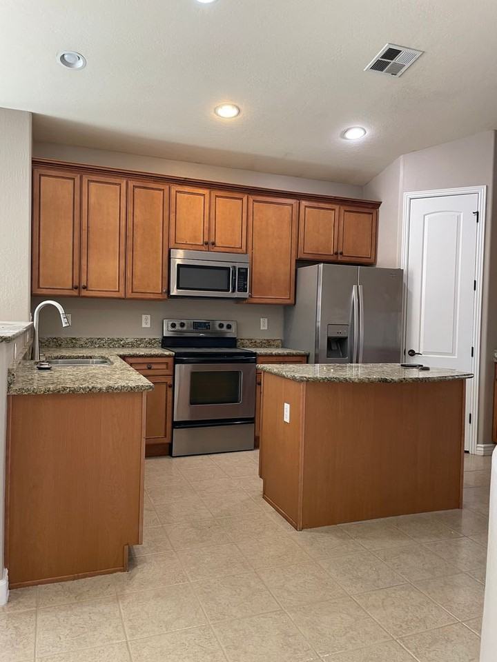 6415 S 49th Gln - Photo 6 of 17