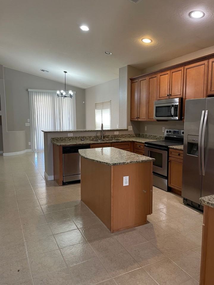 6415 S 49th Gln - Photo 7 of 17