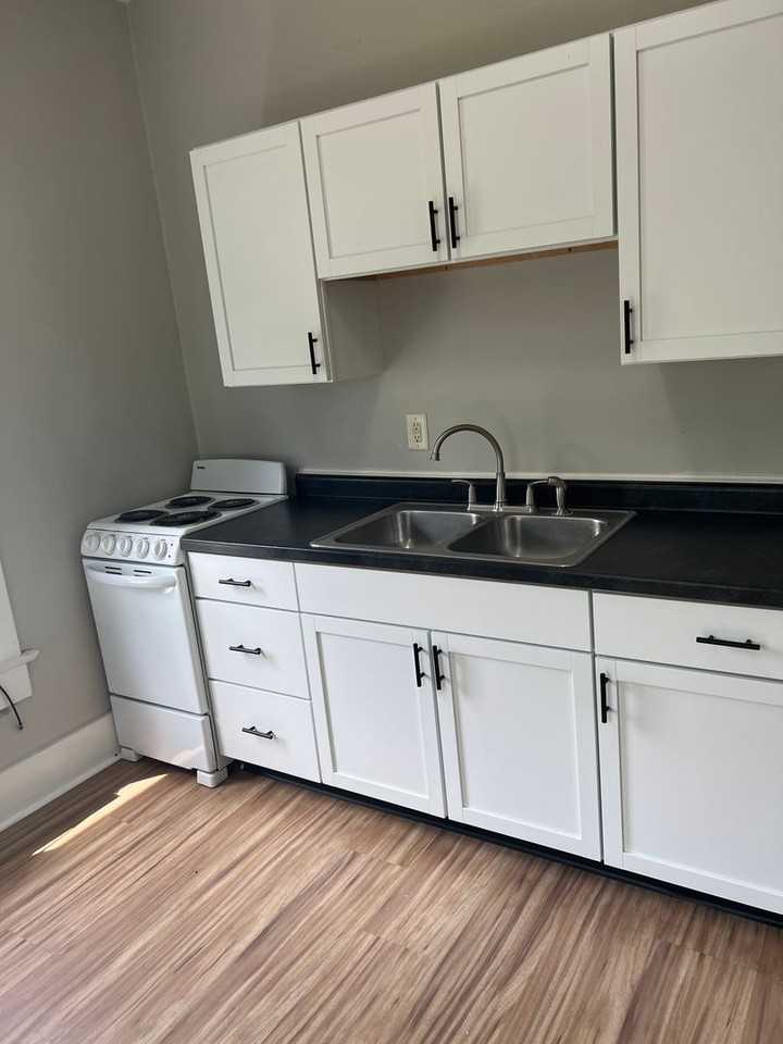 1454 S 7th St - Photo 2 of 16