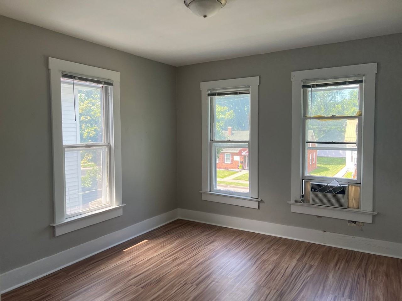 1454 S 7th St - Photo 3 of 16