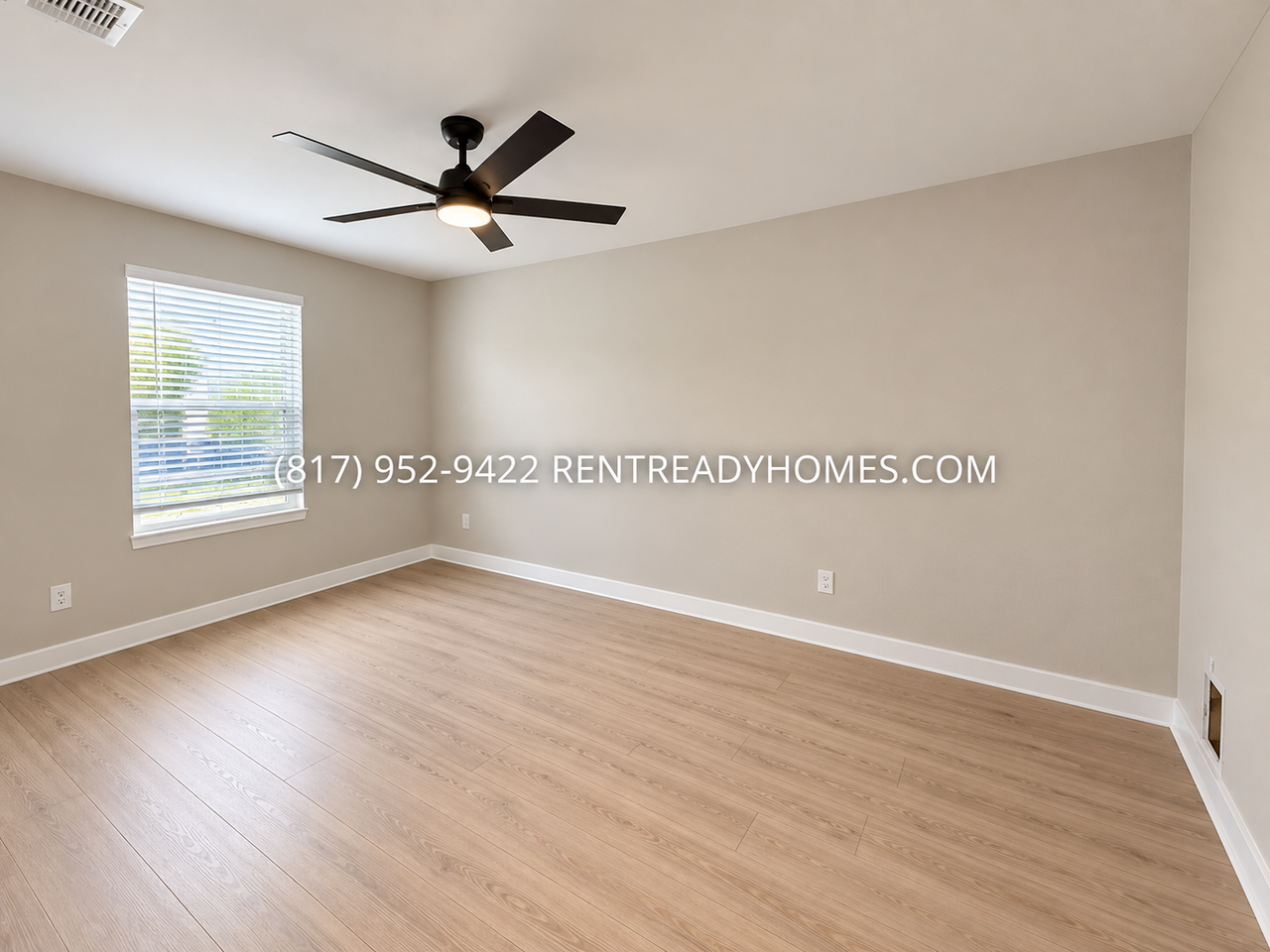 10246 Palestine St - Photo 5 of 13