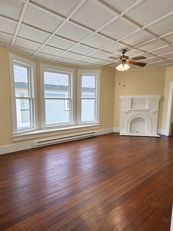739 College St - Photo 7 of 40
