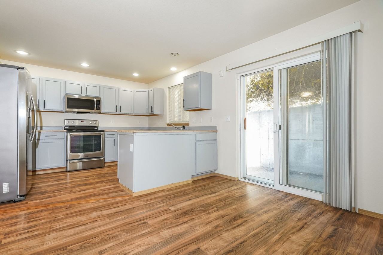 3738 S Perry St - Photo 5 of 20